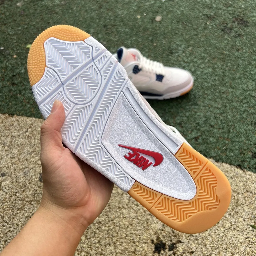 Air Jordan 4 Navy Sneakers — Photo 5