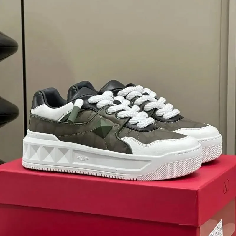 Valentino One Stud White Basic Trainers — photo 6