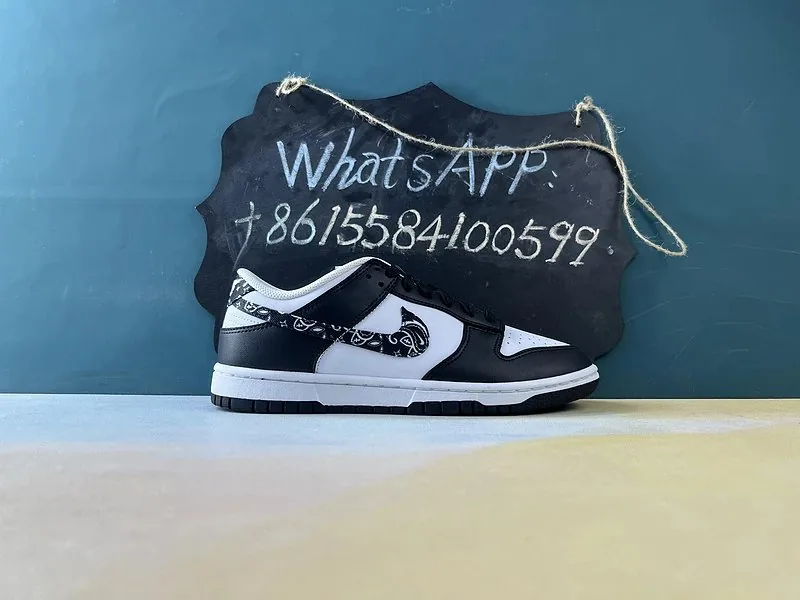 Nike Dunk Sneakers — Photo 14