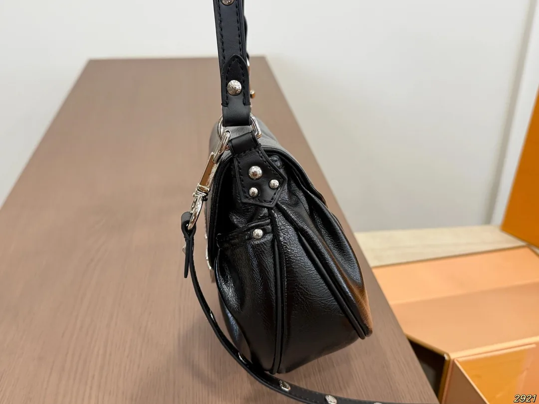 Louis Vuitton Beverly Bag — Zdjęcie 5