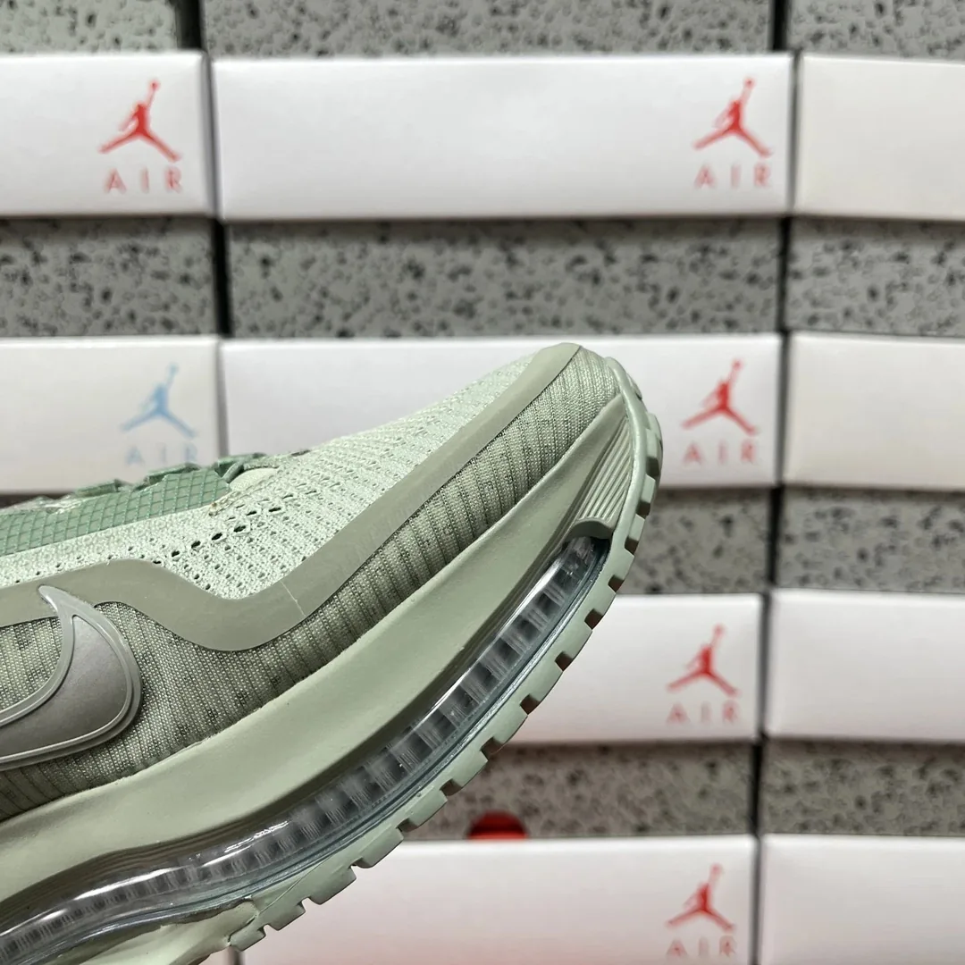 Nike Pegasus Premium Running Shoes — photo 3