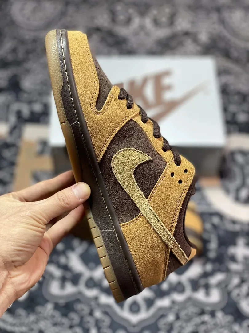 Nike Dunk Low Brown Pack Wheat Sneakers — Photo 7
