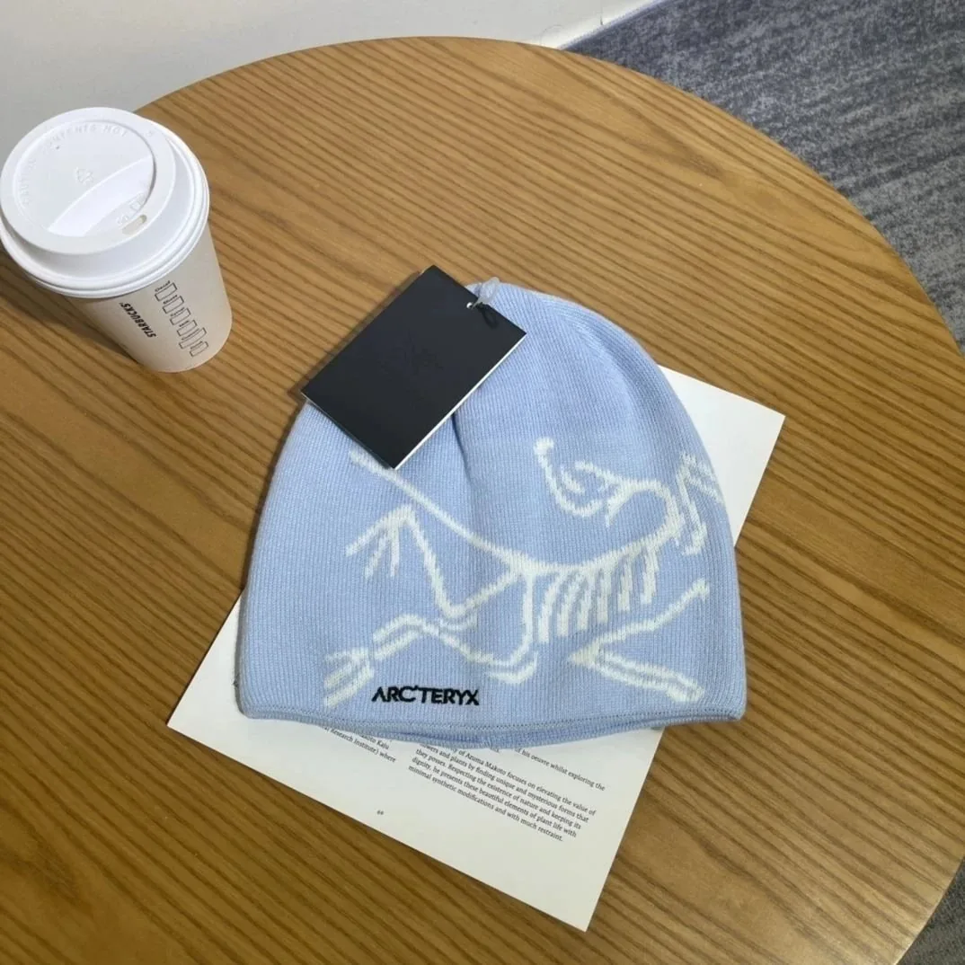 Bird Head Jacquard Knit Beanie — Photo 2