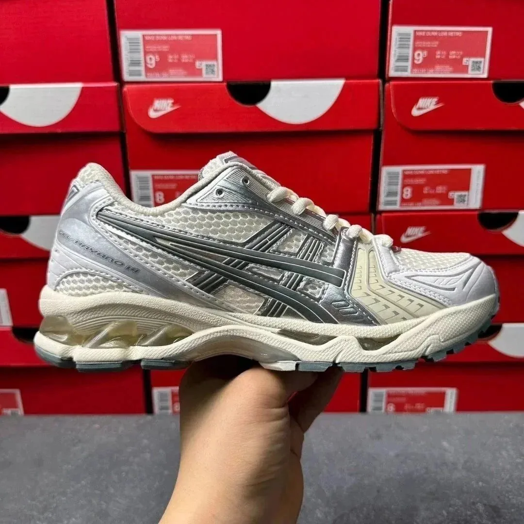 Asics White Athletic Sneakers — Photo 15