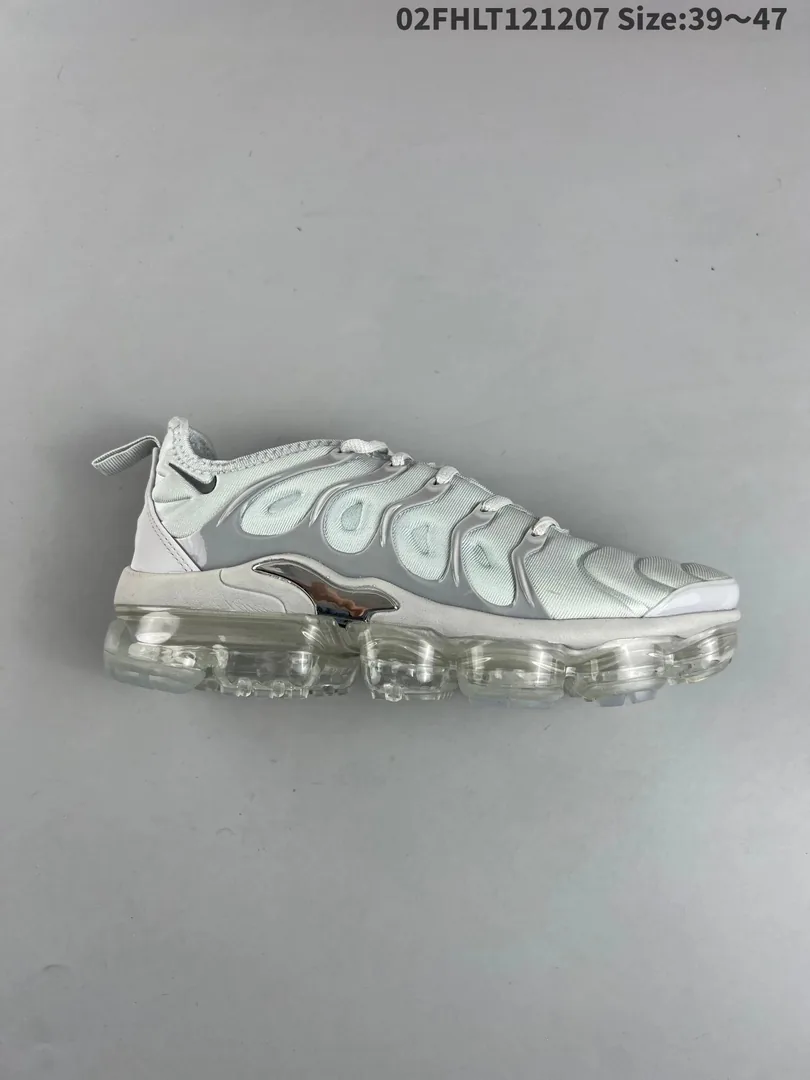 Nike Air VaporMax Plus — photo 3