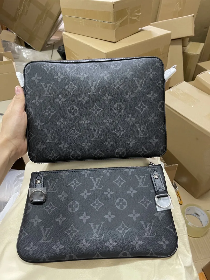 Louis Vuitton Trio Messenger Bag — Photo 4