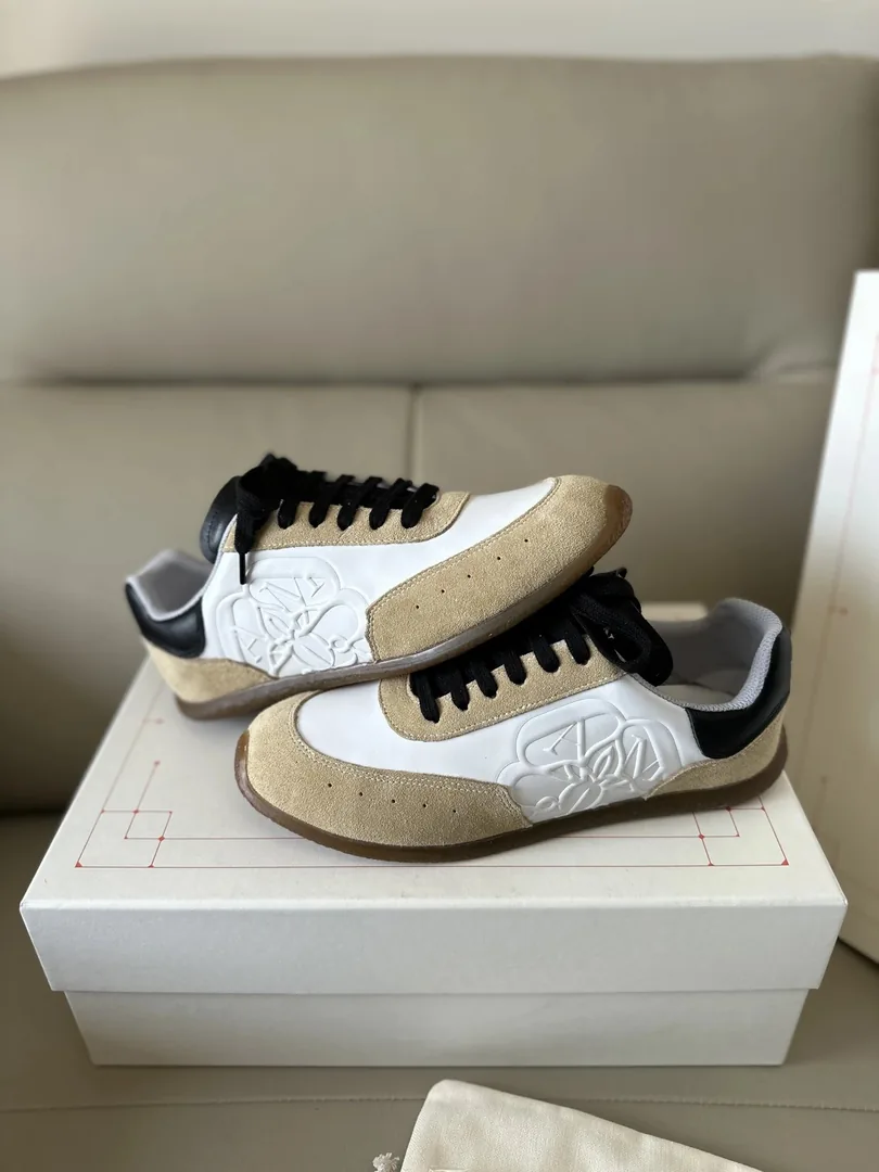 Alexander McQueen Grey Knit Athletic Sneakers — Photo 9