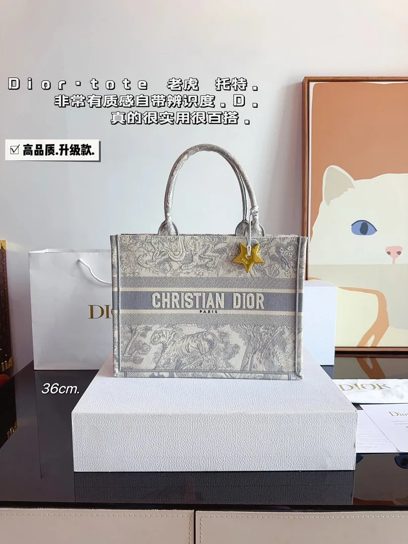Dior Leather Tote Bag — photo 12