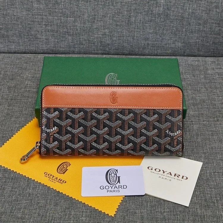 Goyard Leather Long Wallet — photo 8
