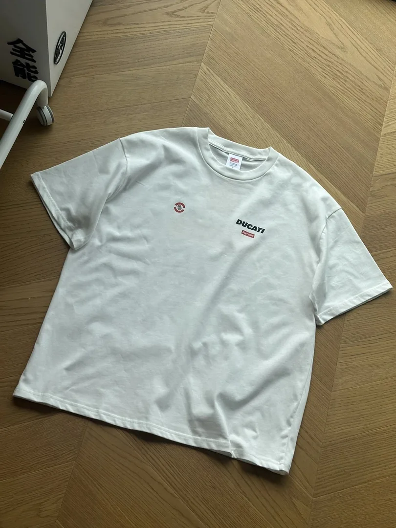 Logo Print Short-Sleeve Tee — Photo 4