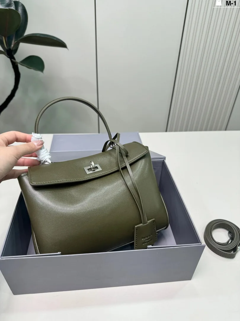 Balenciaga Leather Tote Bag — Photo 13