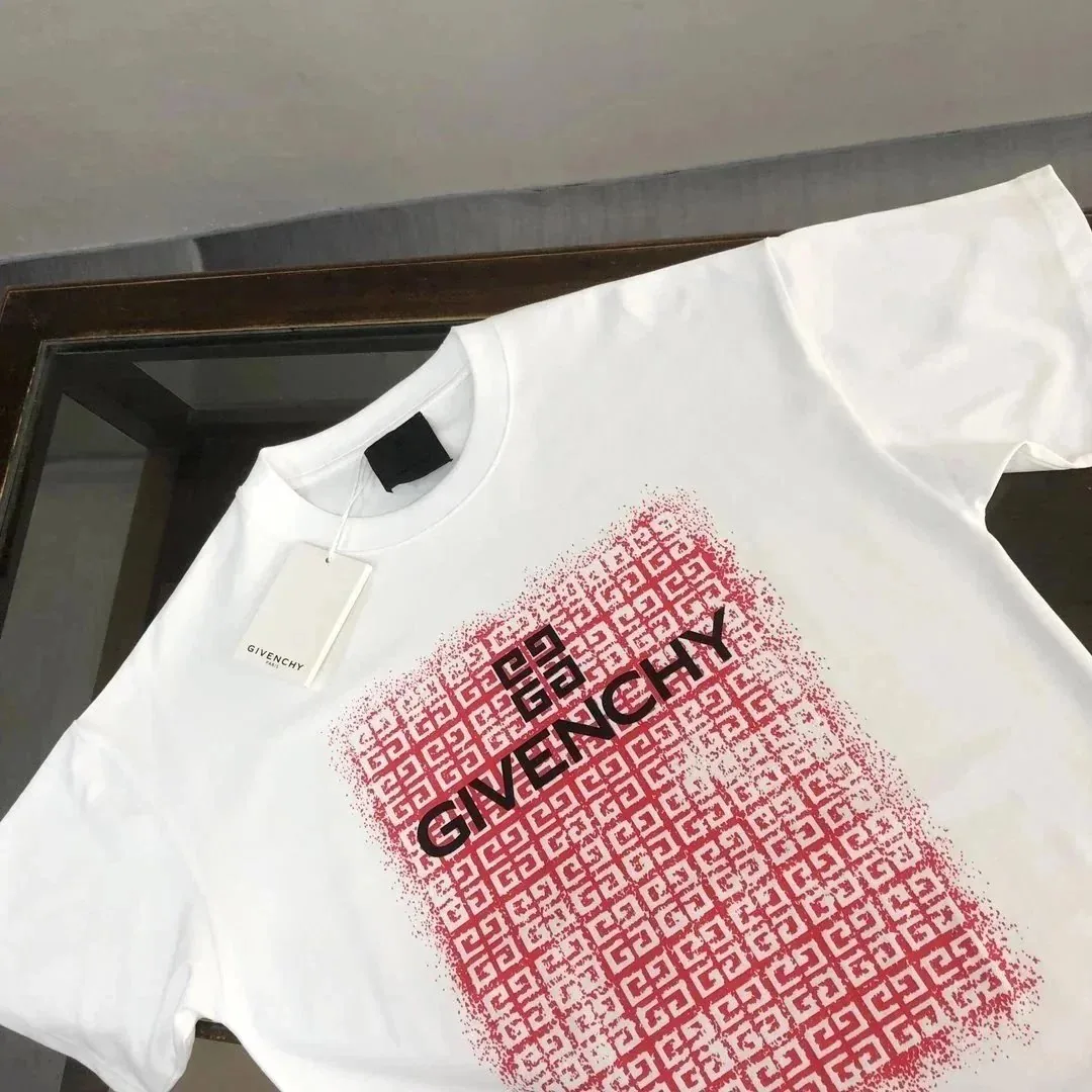 Comfortable T-Shirt — Photo 8