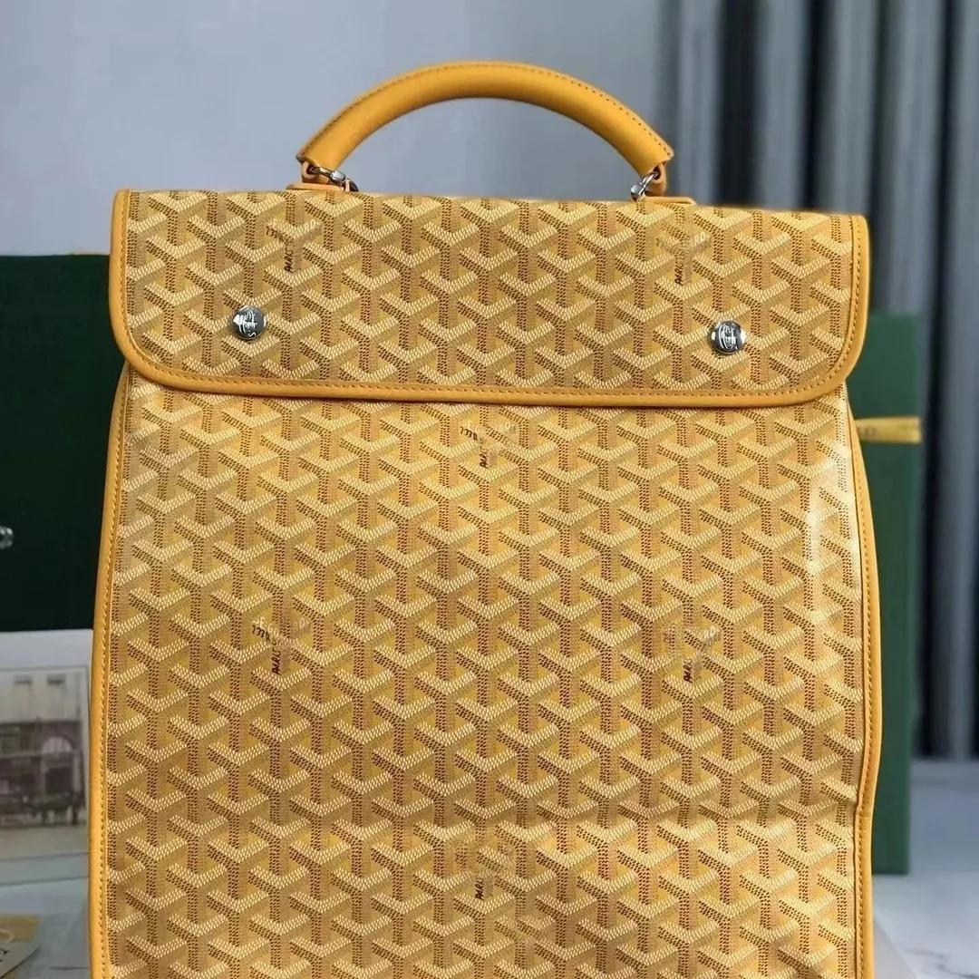 Street Style Travel Bag — Photo 13