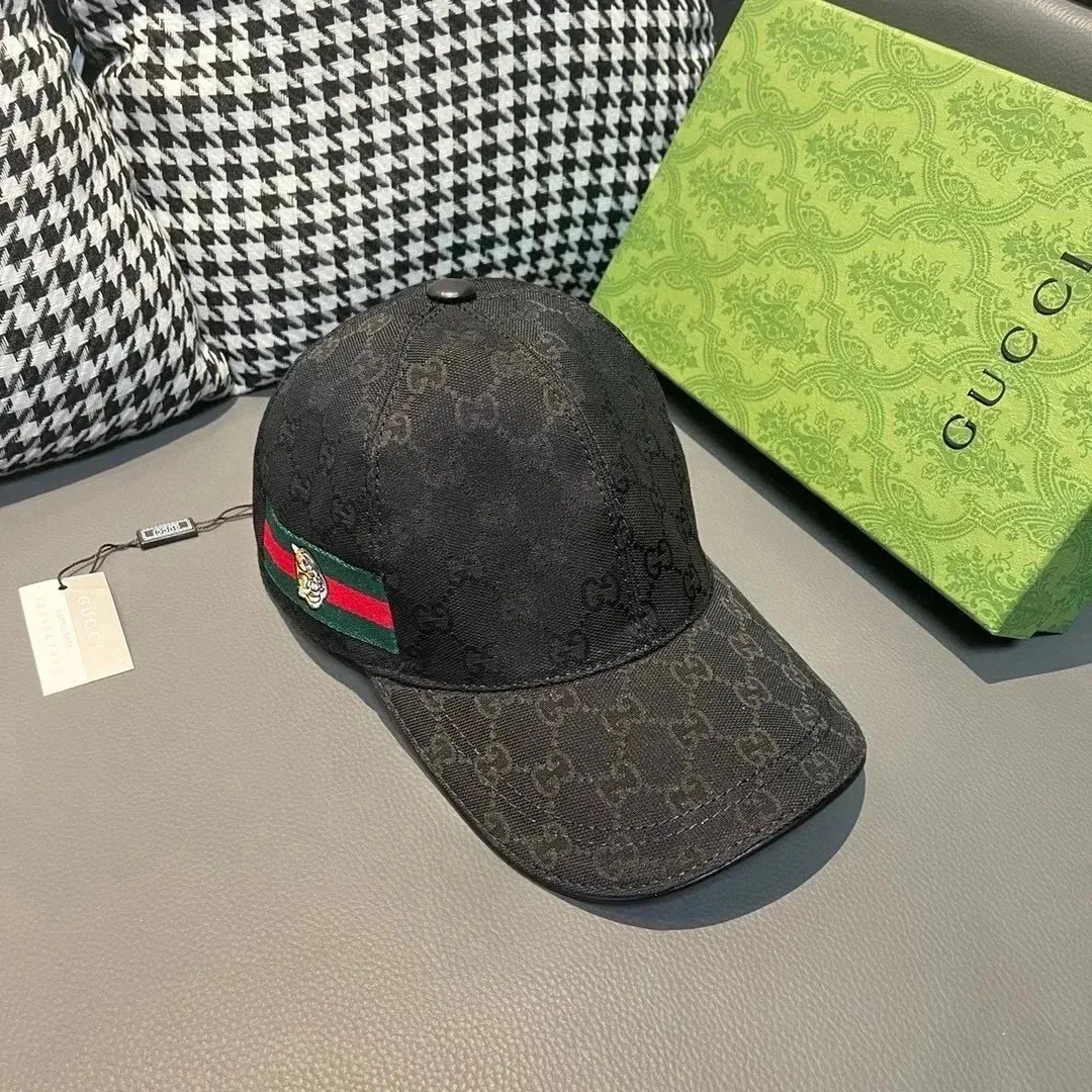 Gucci Accessory — Photo 12