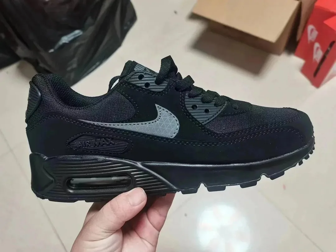 Nike Air Max 90 Cushion Sneakers — QC