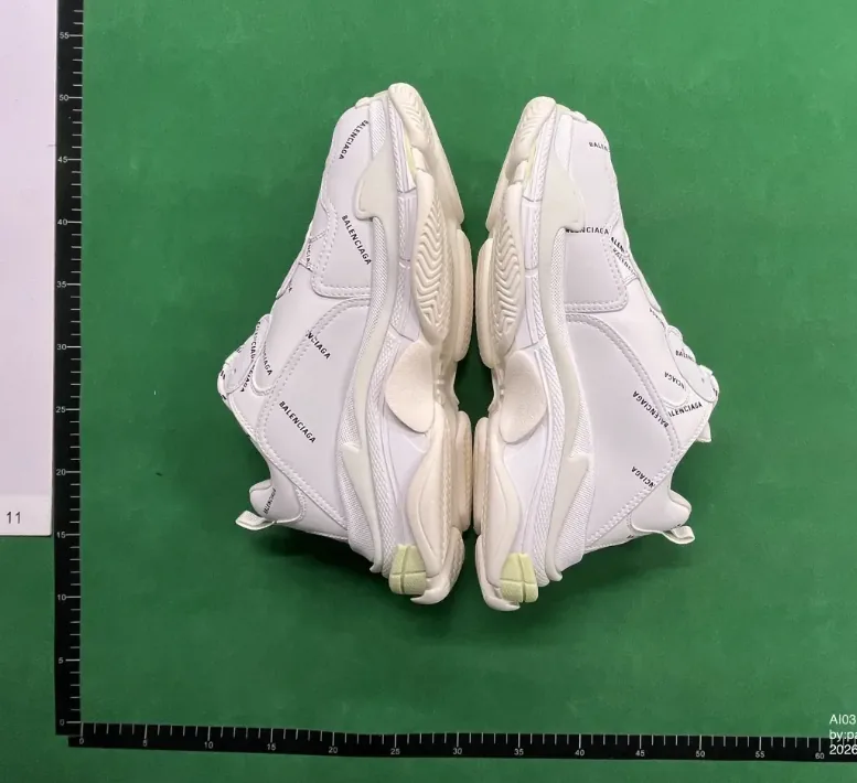 Balenciaga Triple S Black — Photo 15