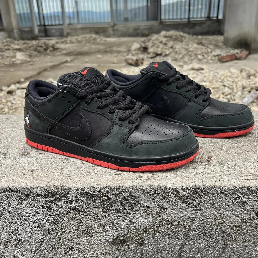 Nike SB Dunk Pigeon Sneakers — Photo 10
