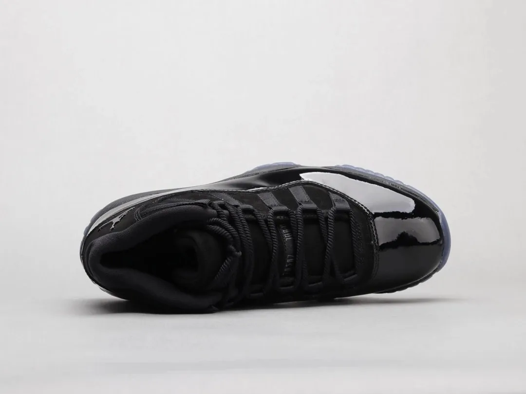 Air Jordan 11 Cap and Gown — photo 12