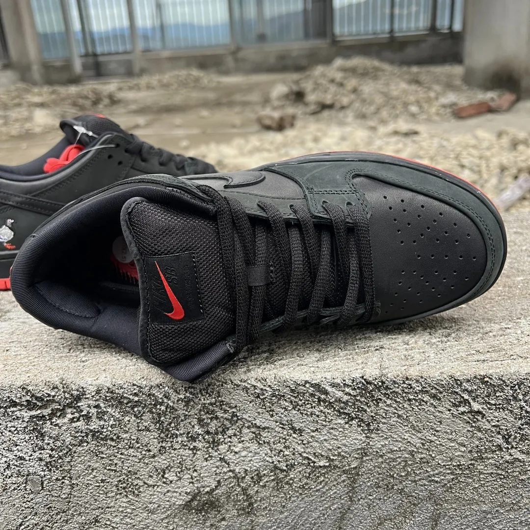 Nike SB Dunk Pigeon Sneakers — Photo 7