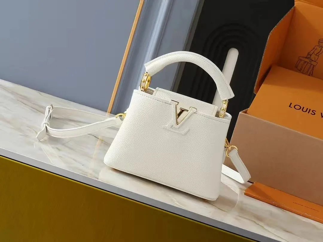 Louis Vuitton Leather Shoulder Bag — Photo 14