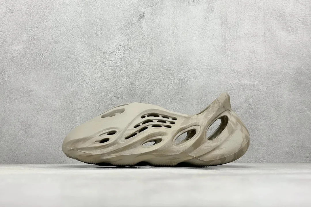 Foam Slides — Photo 12