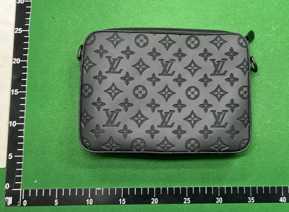 Louis Vuitton Trio Messenger Bag — Photo 13