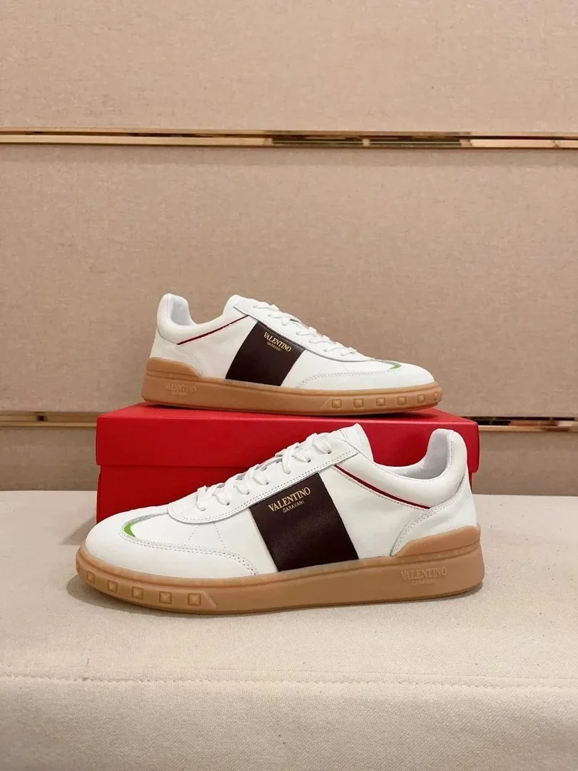Valentino Pink Low-Top Sneakers — photo 8