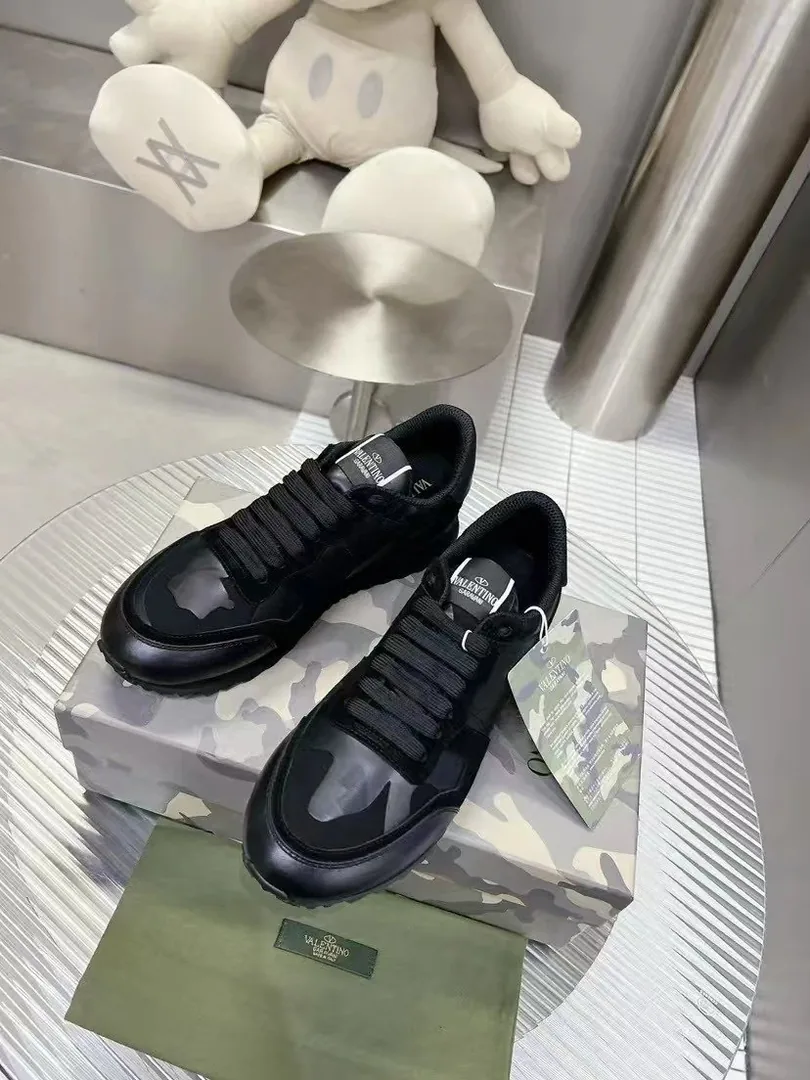 Valentino Rockrunner Black Sneakers — Photo 7