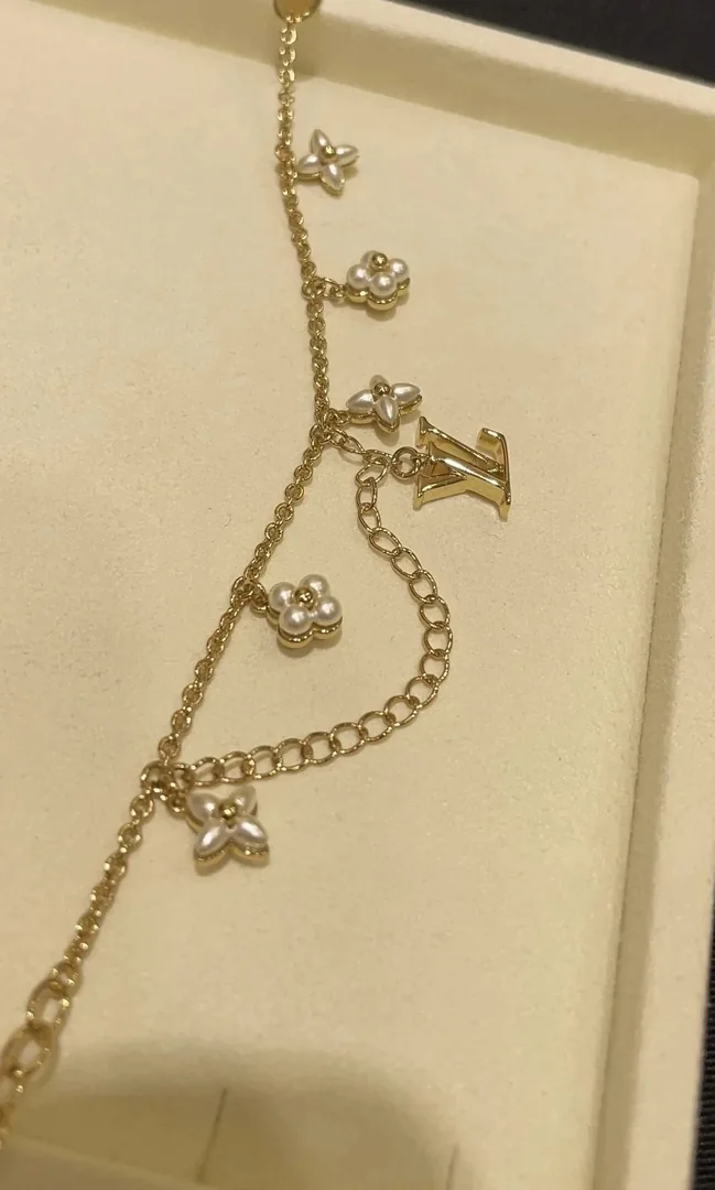 Gold Floral Pearl Bracelet — Photo 2
