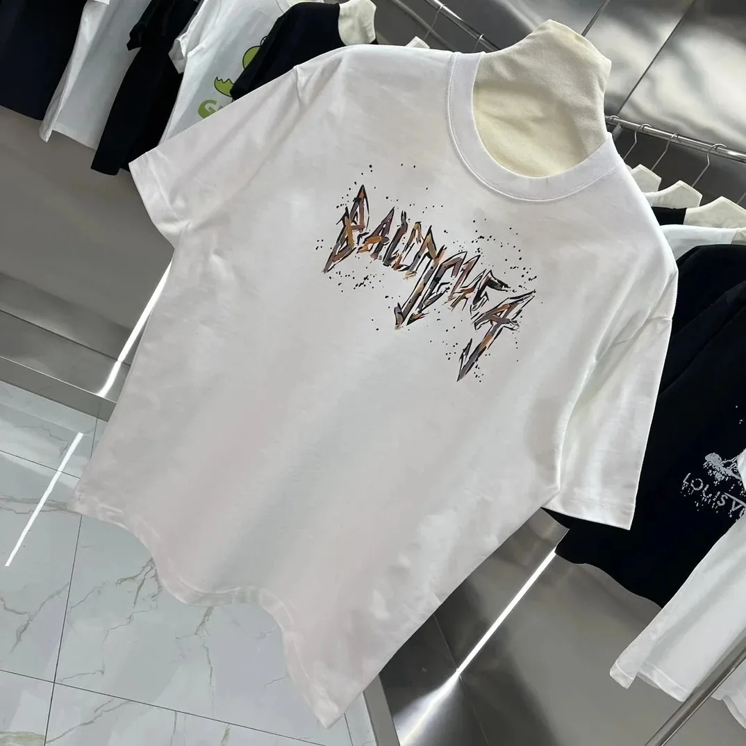 Balenciaga Logo Print T-Shirt Collection — Photo 14