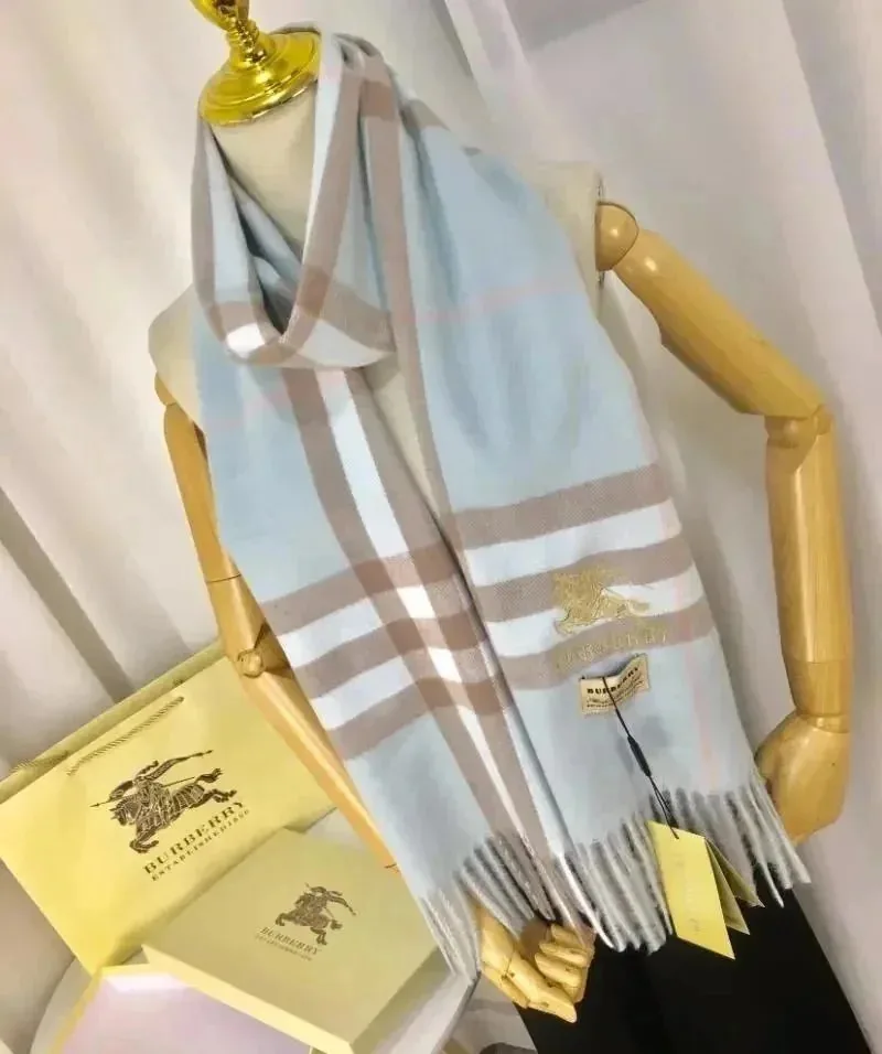 Burberry Vintage Check Cashmere Scarf Collection — photo 6