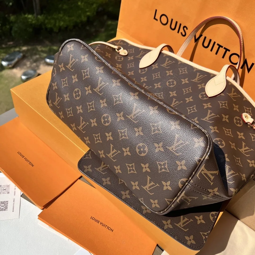 Louis Vuitton Neverfull Bag — QC