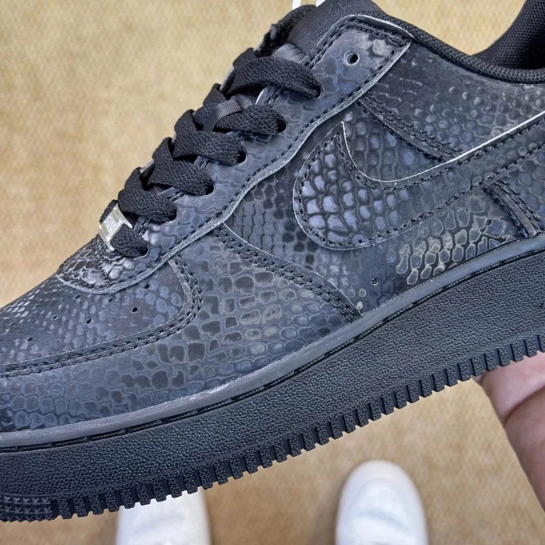 Nike Air Force 1 Kobe Low Black Snake — Photo 8