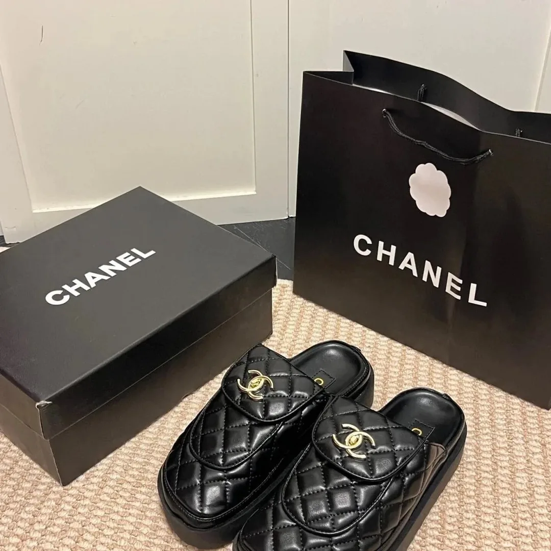 Quilted Platform Mule Slides — QC