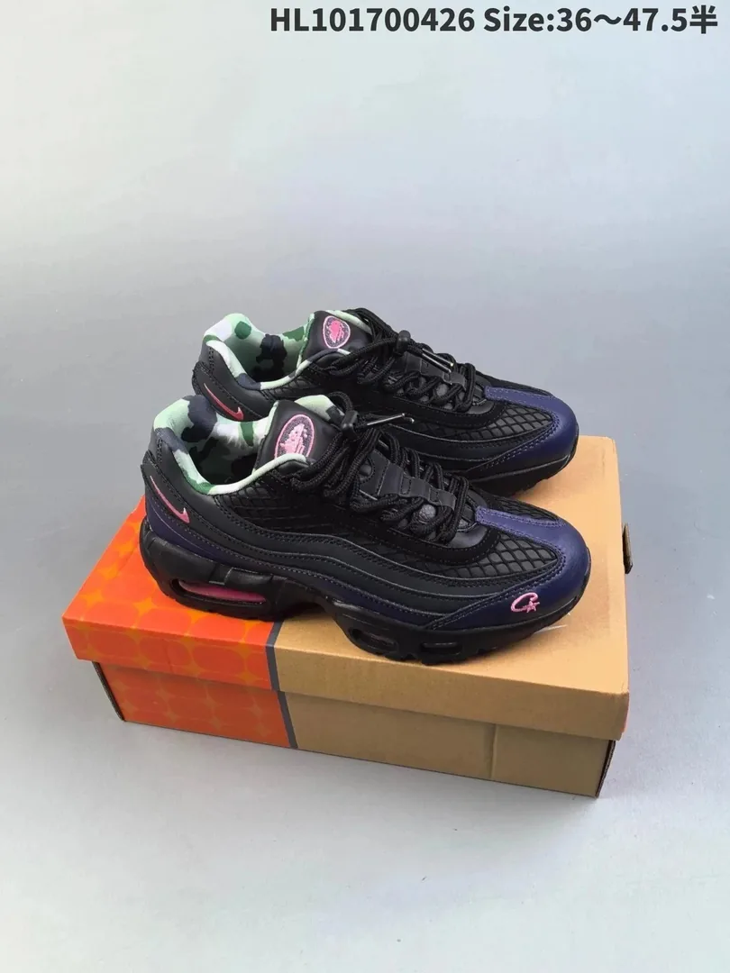 Nike Air Max 95 Grey Running Shoes — Photo 5
