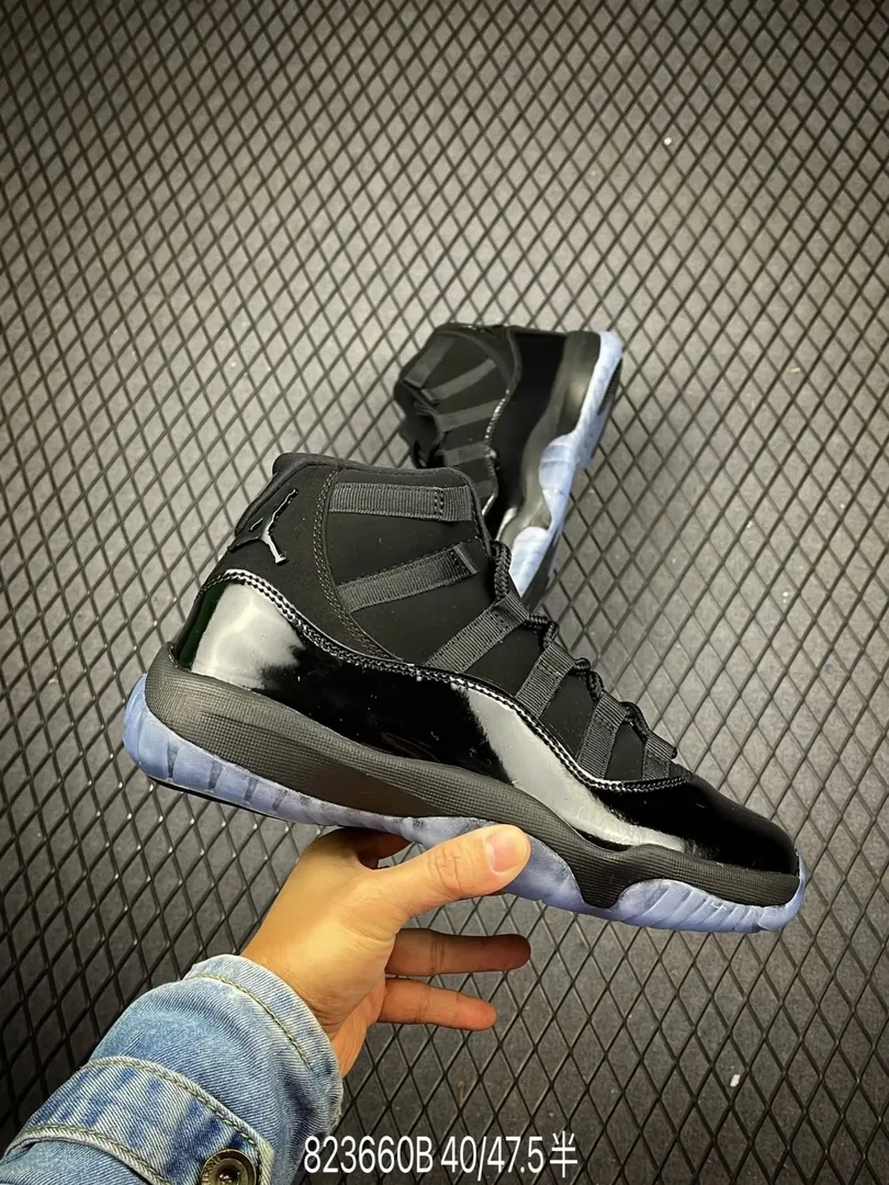 Air Jordan 11 Cap and Gown — photo 4