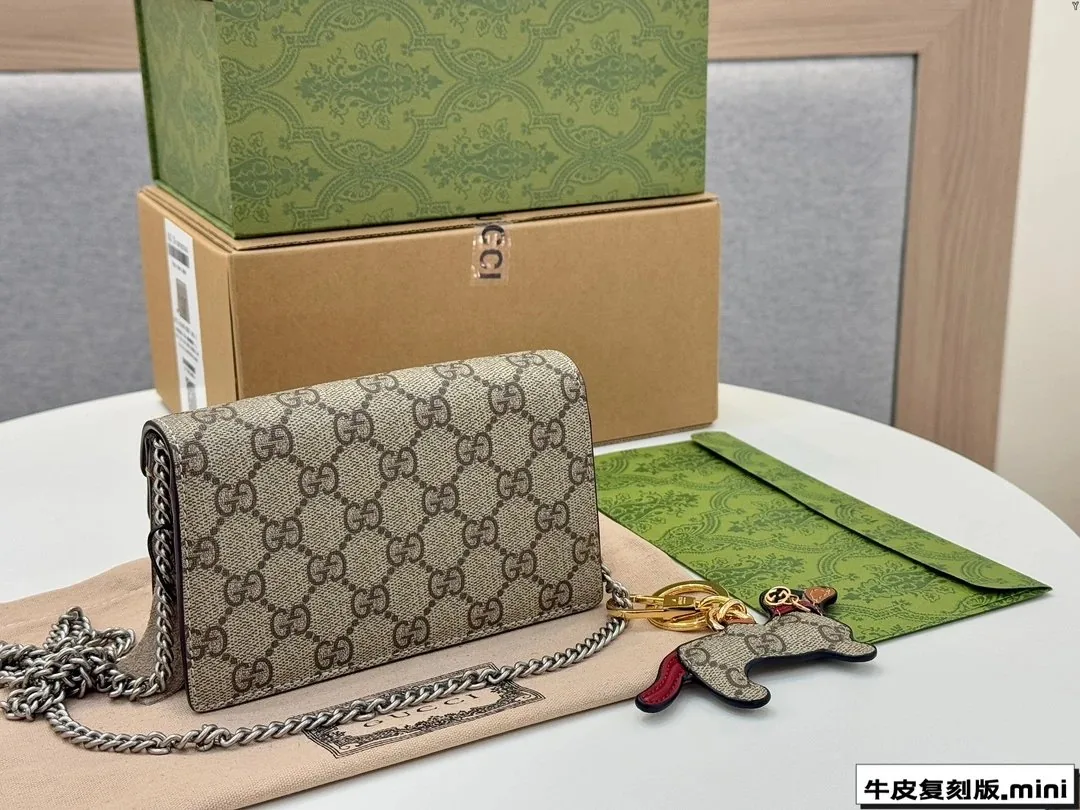 Gucci Dionysus Leather Shoulder Bag — photo 7