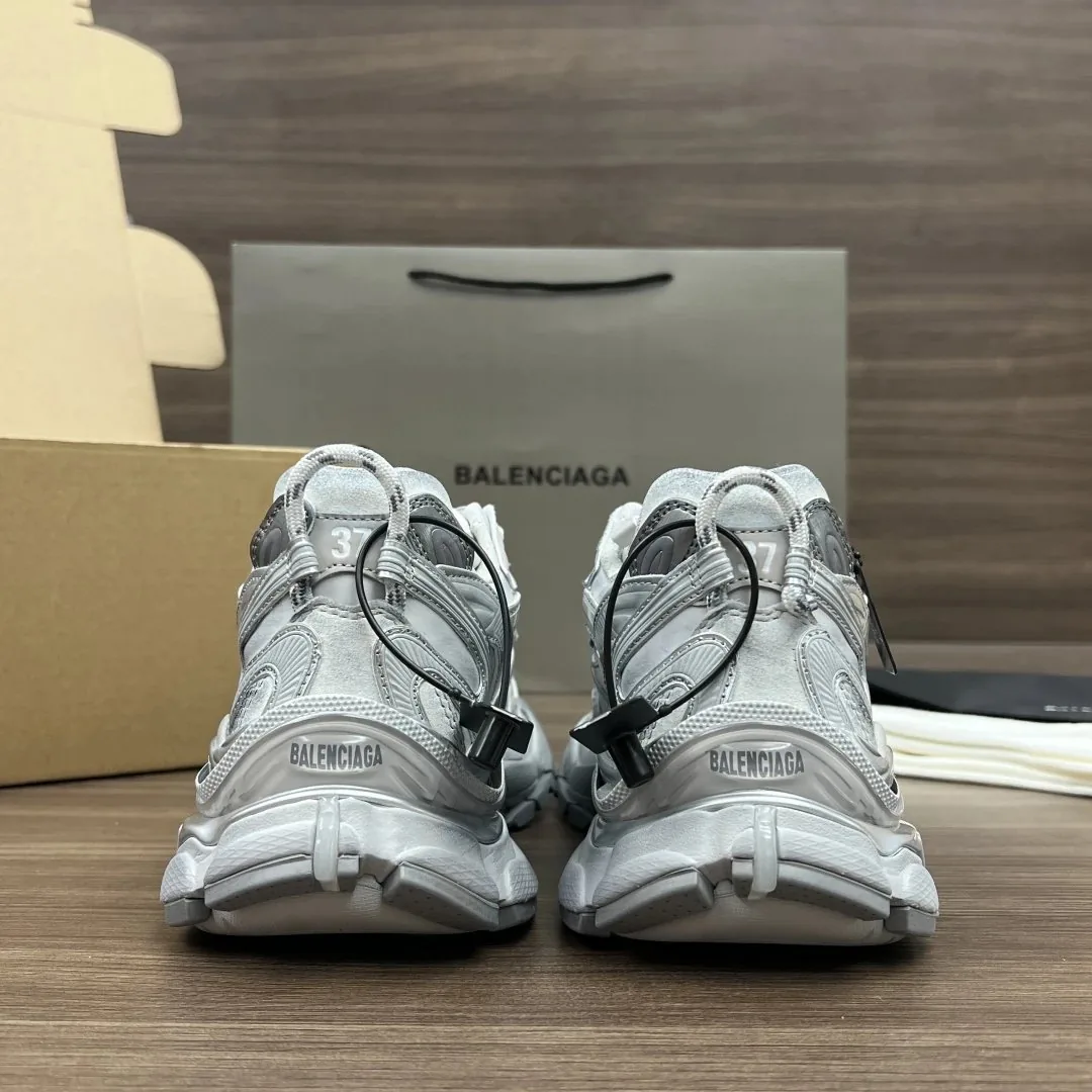 Balenciaga Runner Beige 2.0 Sneakers — Photo 8