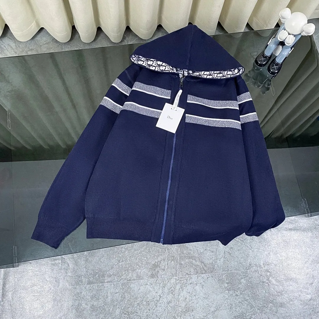 Hooded Sweatshirt Jacket — Photo 7