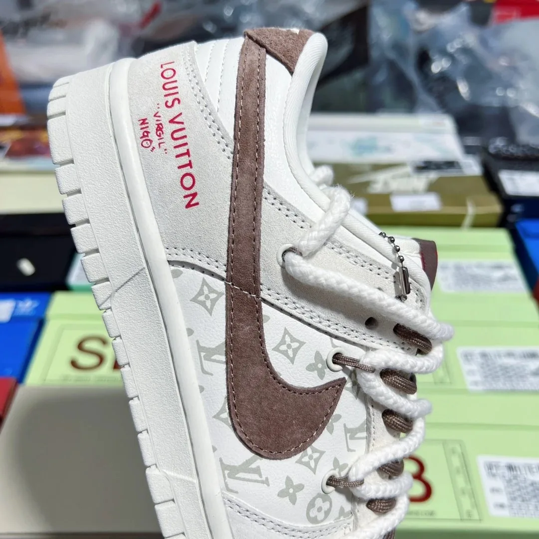 Louis Vuitton LV x Nike Dunk Low Brown Anniversary Top Sneak — photo 9