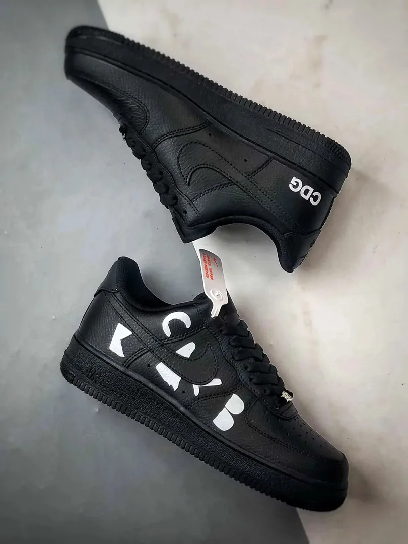 White Black Air Force 1 Supreme — Photo 11