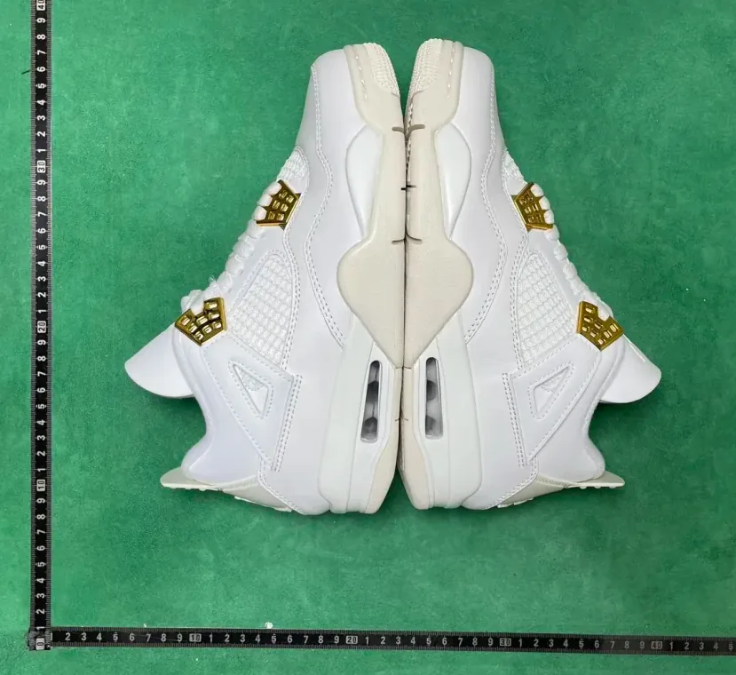 Air Jordan 4 Metallic Gold — Photo 14