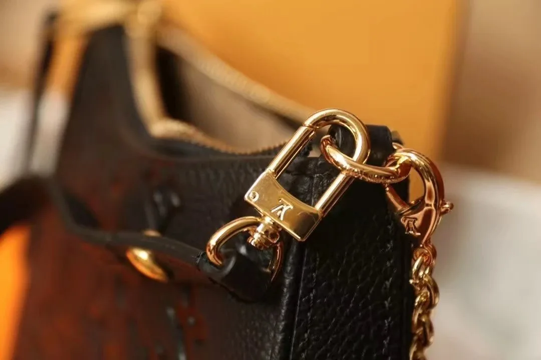 Louis Vuitton Leather Purse — photo 6
