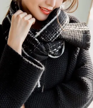 Chanel Scarf — photo 7