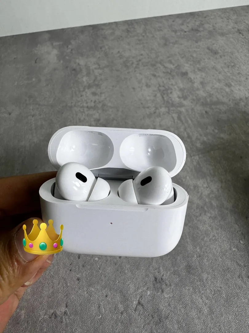 Pro 2nd USB-C Earbuds — Photo 5