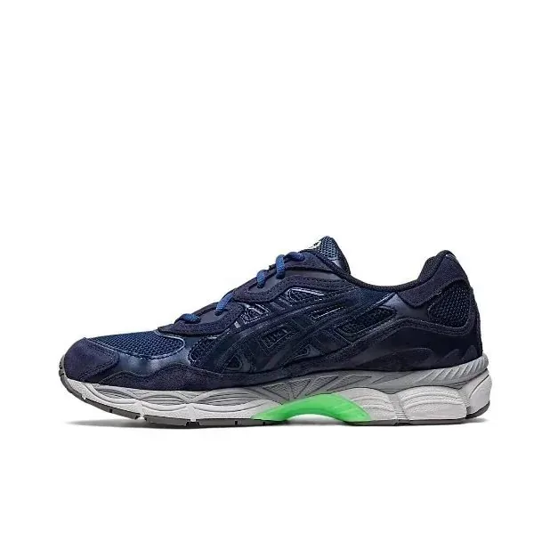 Asics White Athletic Trainers — Photo 13