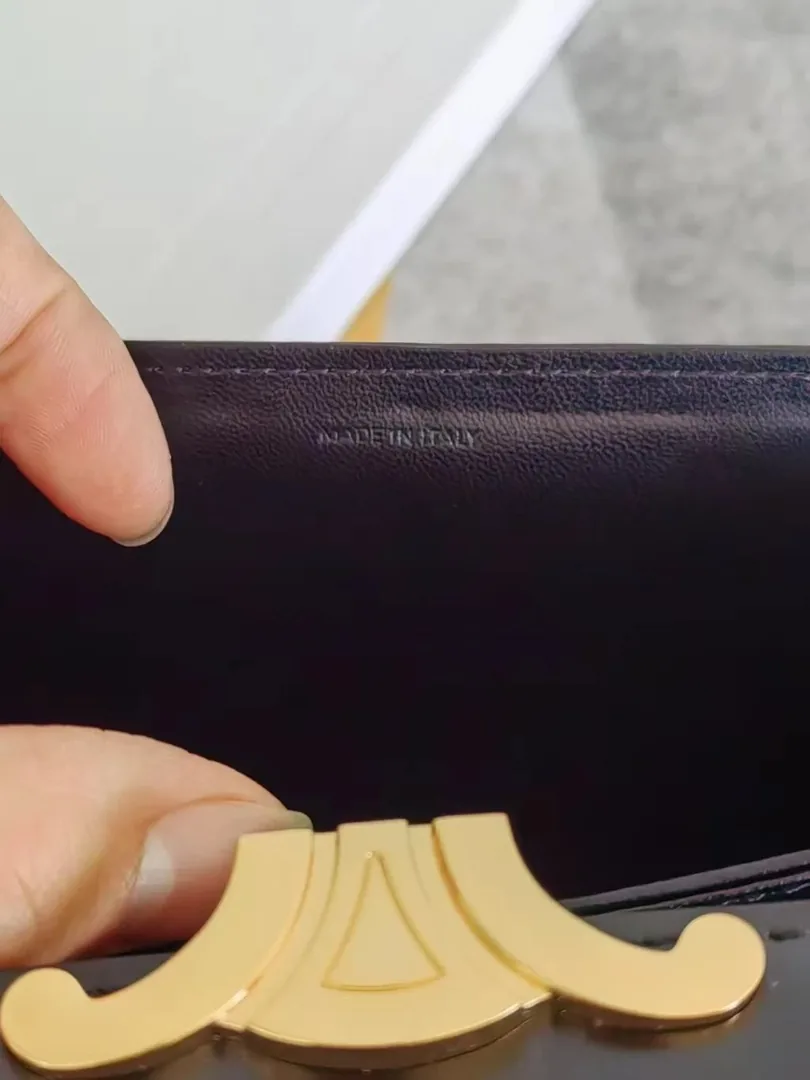 Chanel Leather Shoulder Bag — photo 3