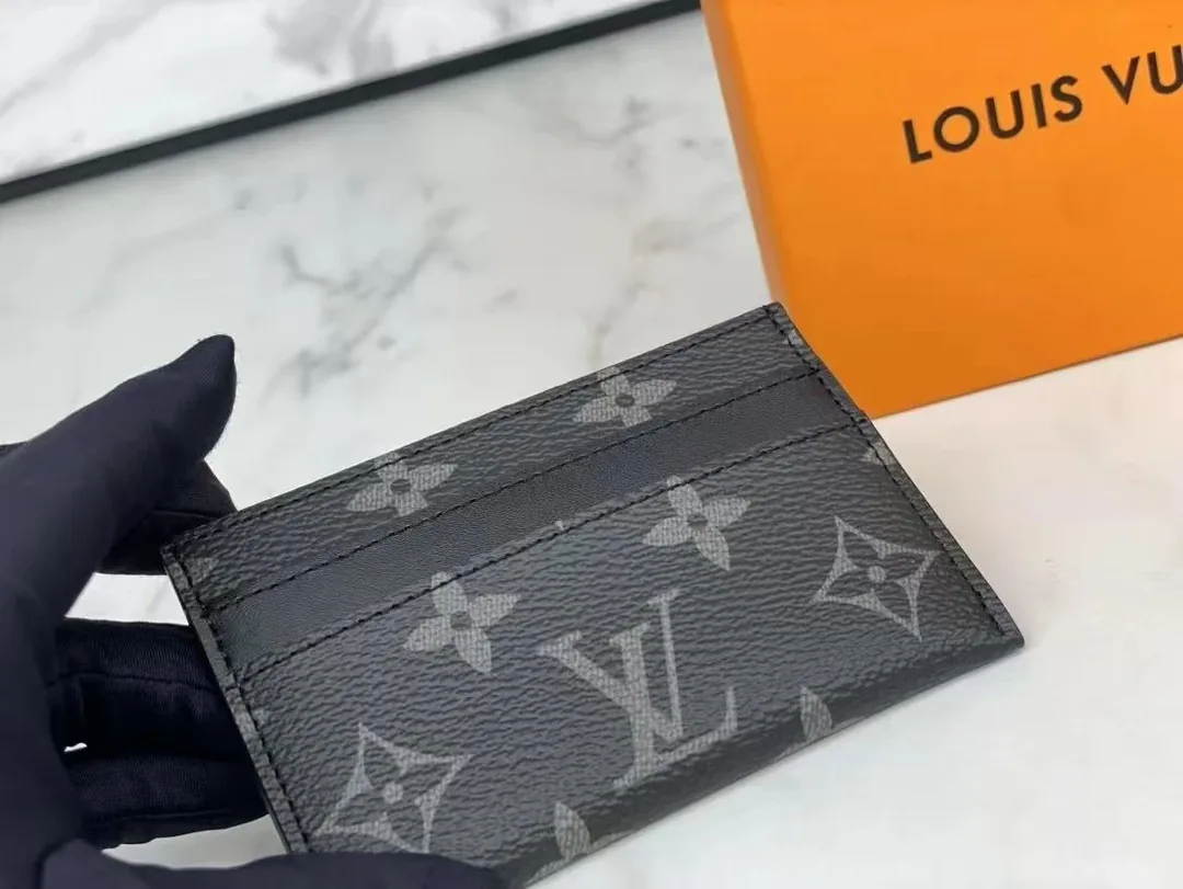 Louis Vuitton Leather Card Holder — Photo 2