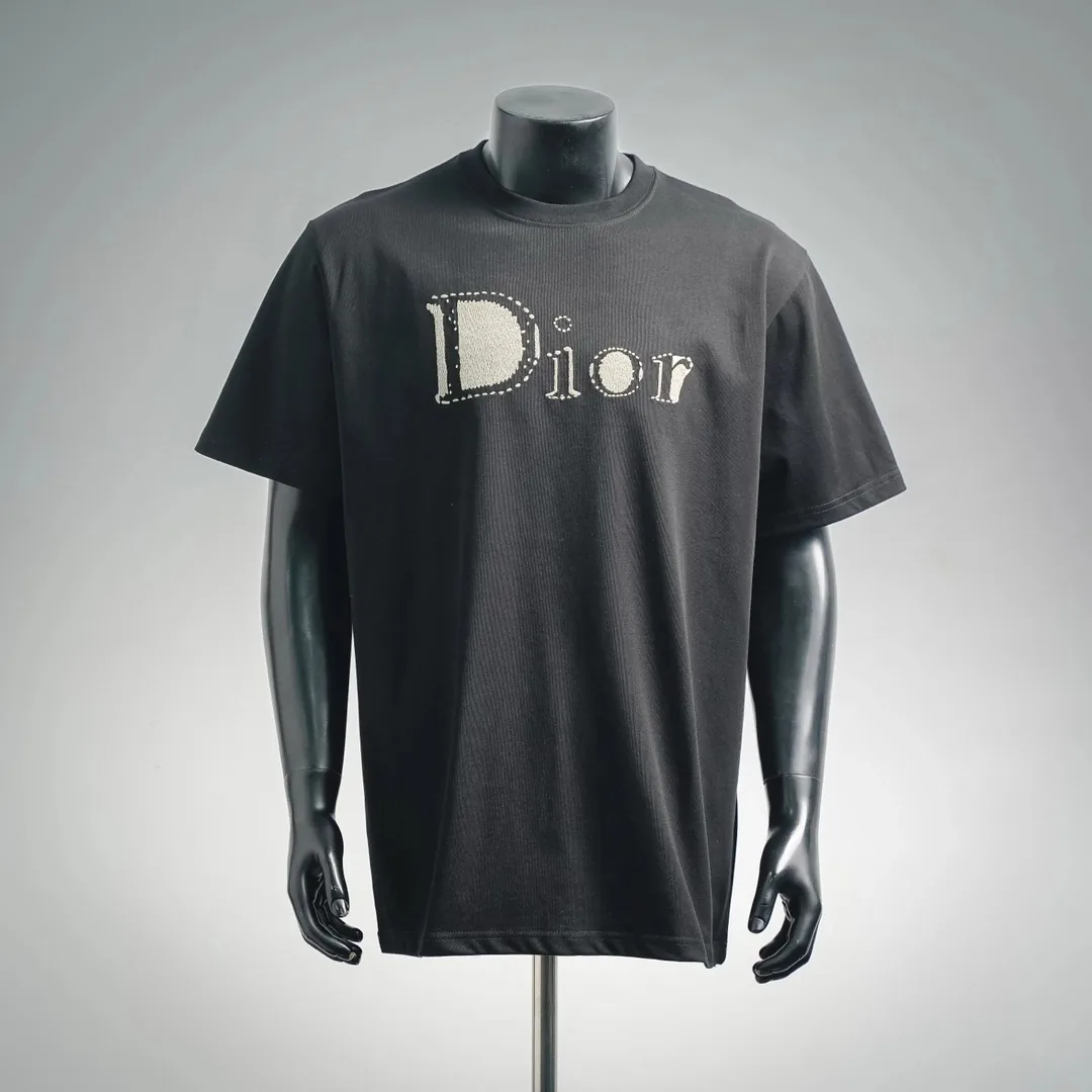Detail Tee — Photo 10