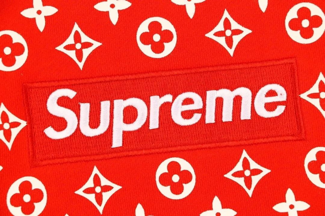 Supreme All Over Logo Hoodie — photo 5